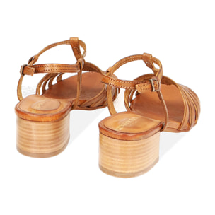 Sandali cognac in pelle di vacchetta, tacco 4 cm