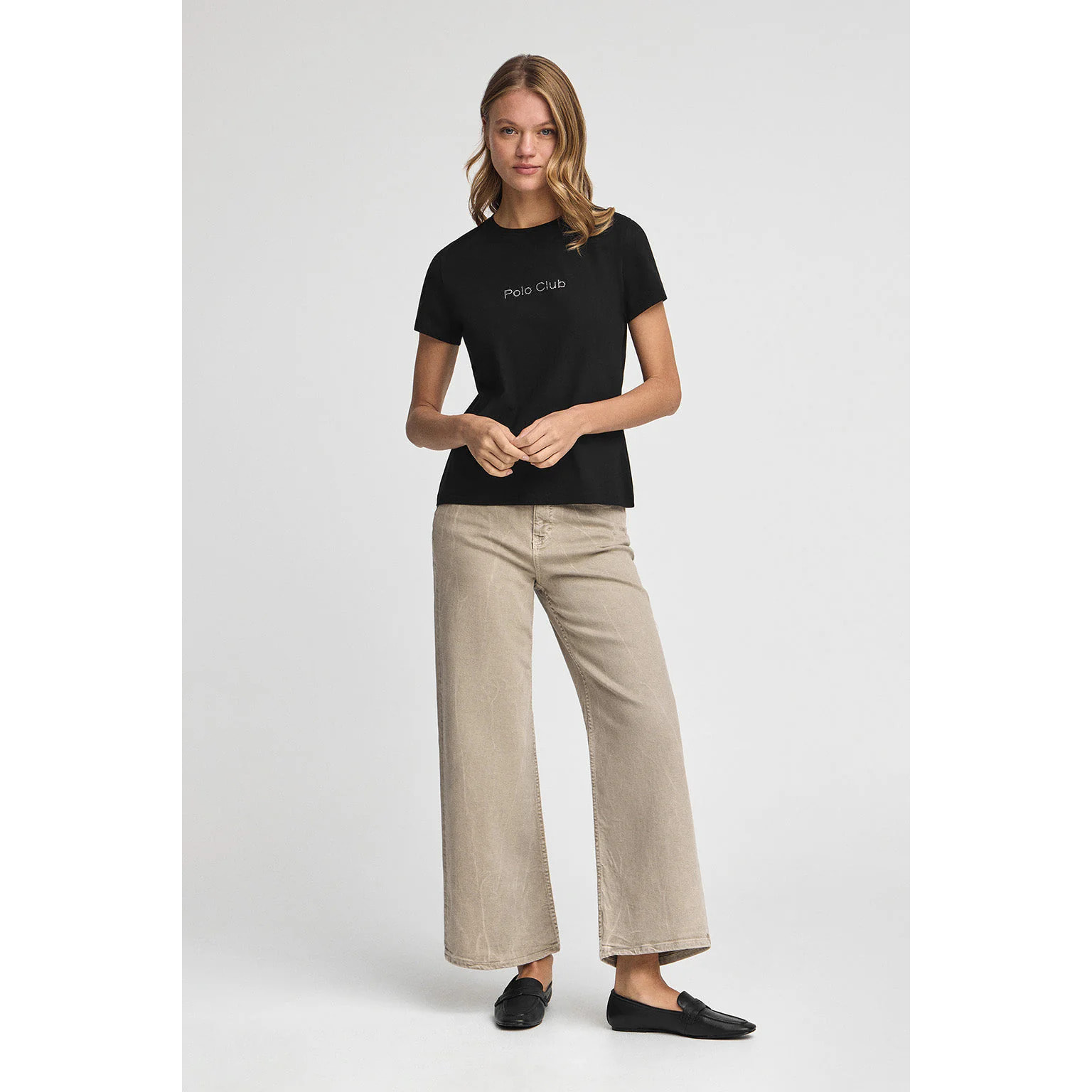 Camiseta negra de manga corta con brillantes Polo Club