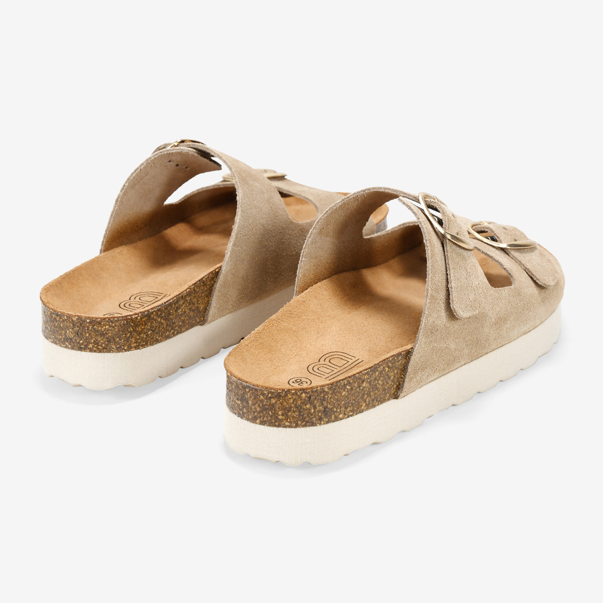 Sandalias de piel arena con hebillas