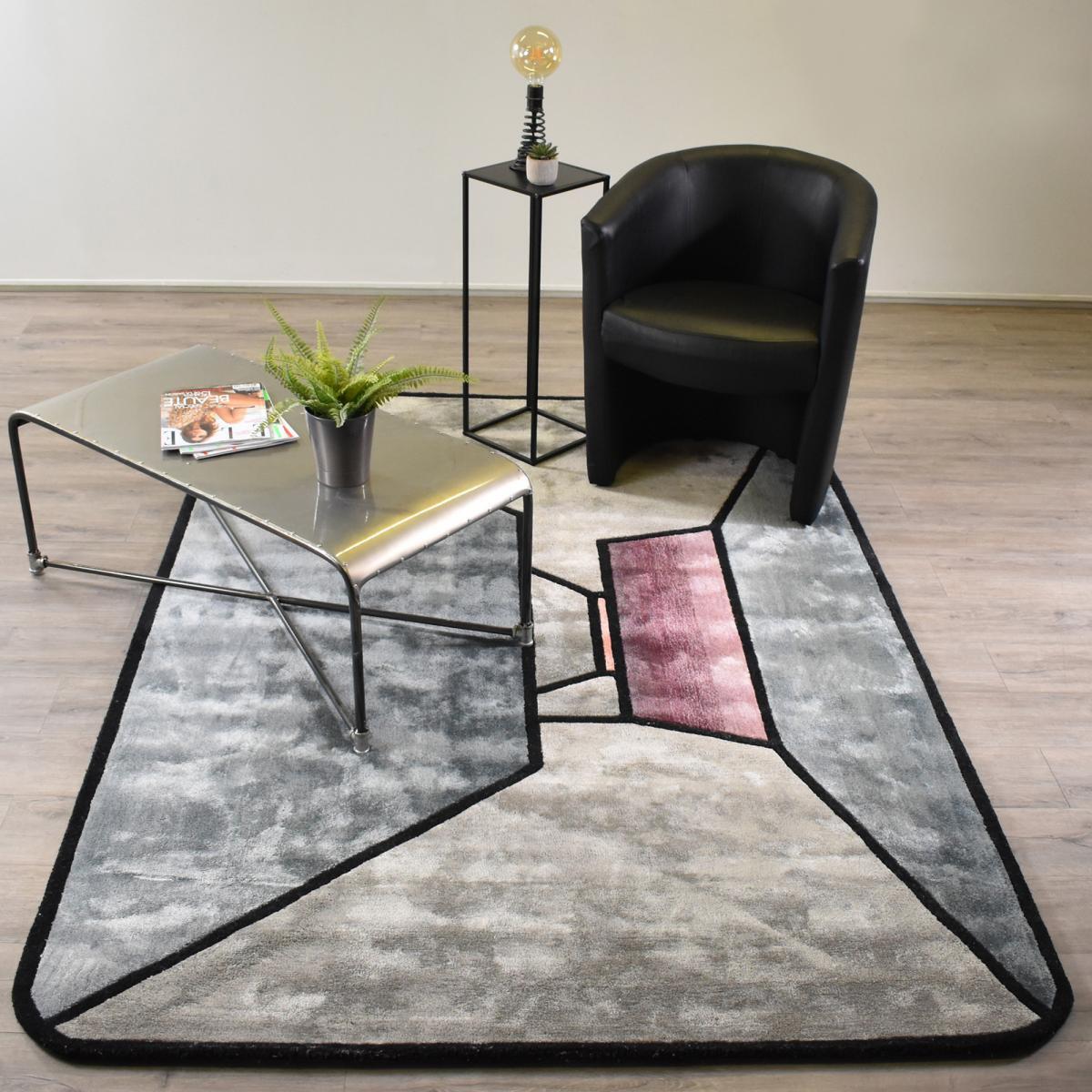 Tapis haute gamme tufté main en laine et viscose