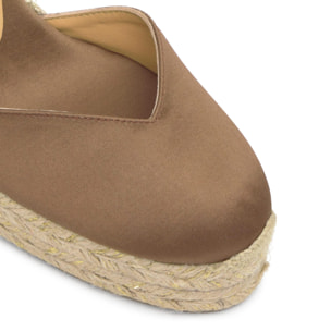 Alpargata Chiarita cuña de yute en raso con pulsera, doble plataforma y escote en V