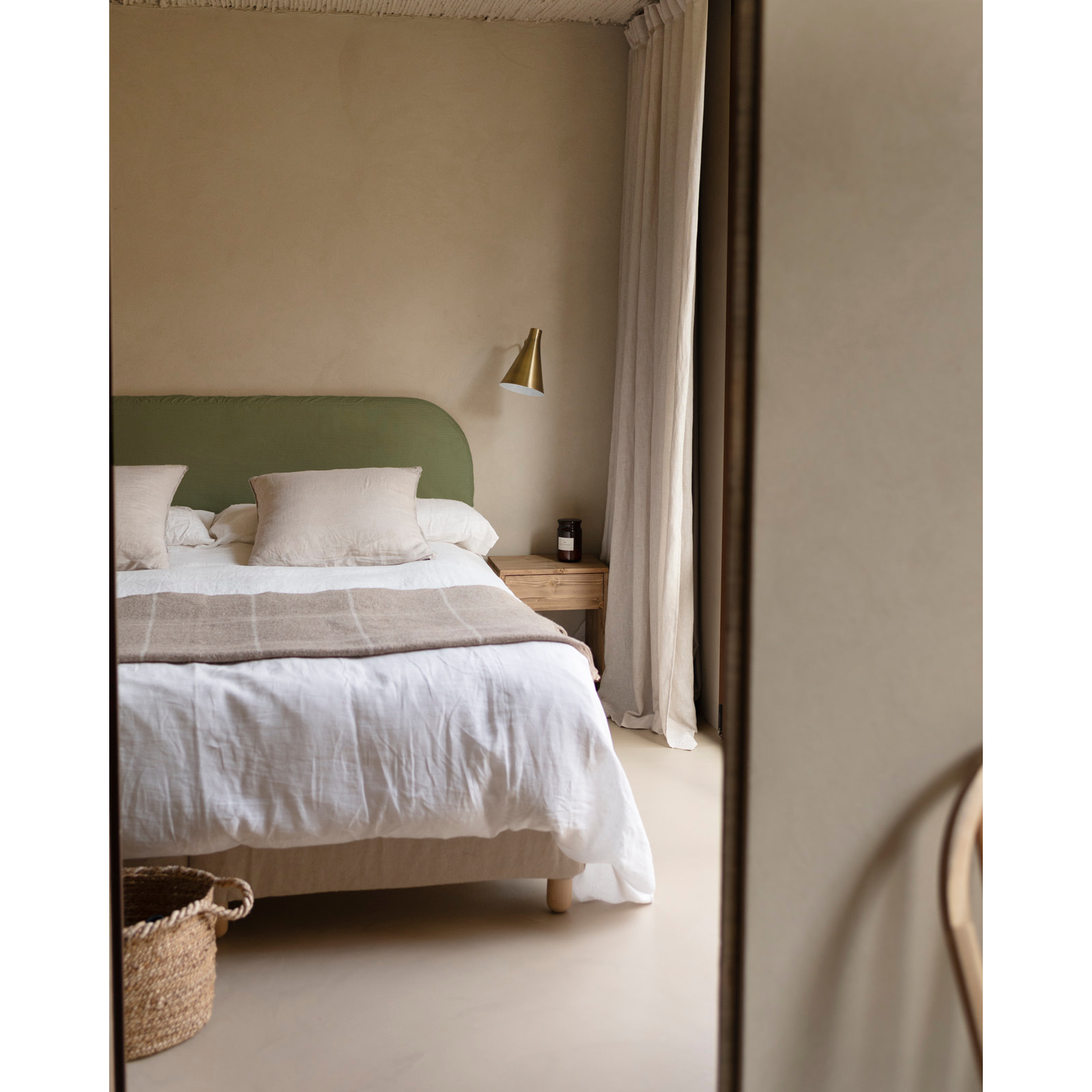 Tête de lit déhoussable en velours côtelé vert en différentes tailles