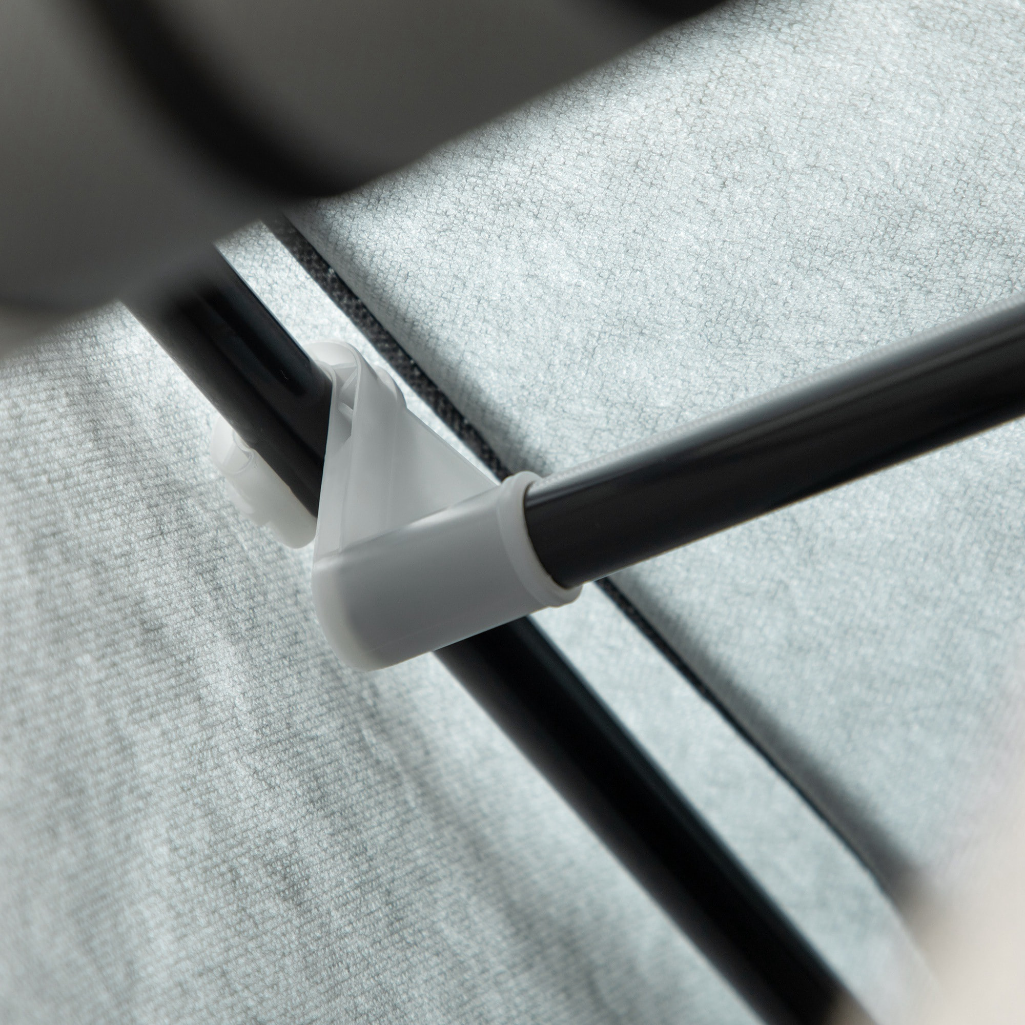 Armoire penderie multi-rangement - 8 étagères, 2 barres - dim. 125L x 43l x 162,5H cm - acier noir non tissé gris clair