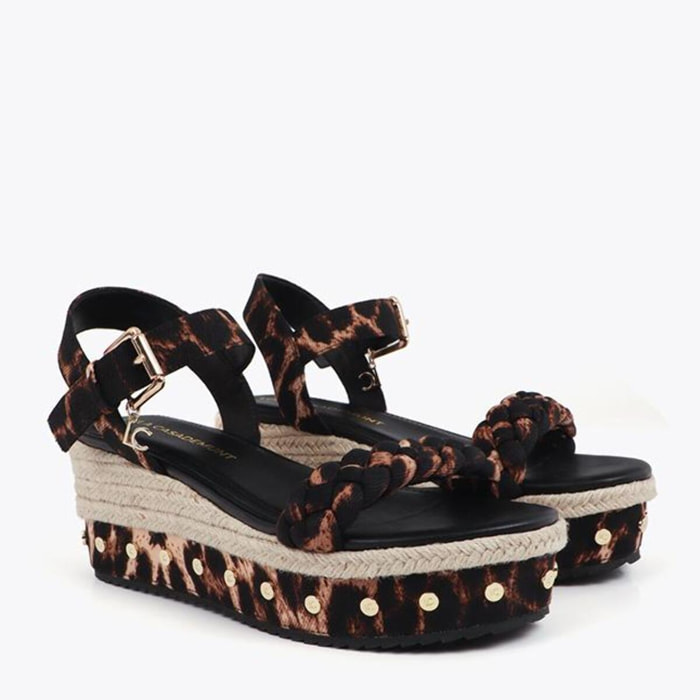 Zeppa con cinturino intrecciato e dettagli metallici