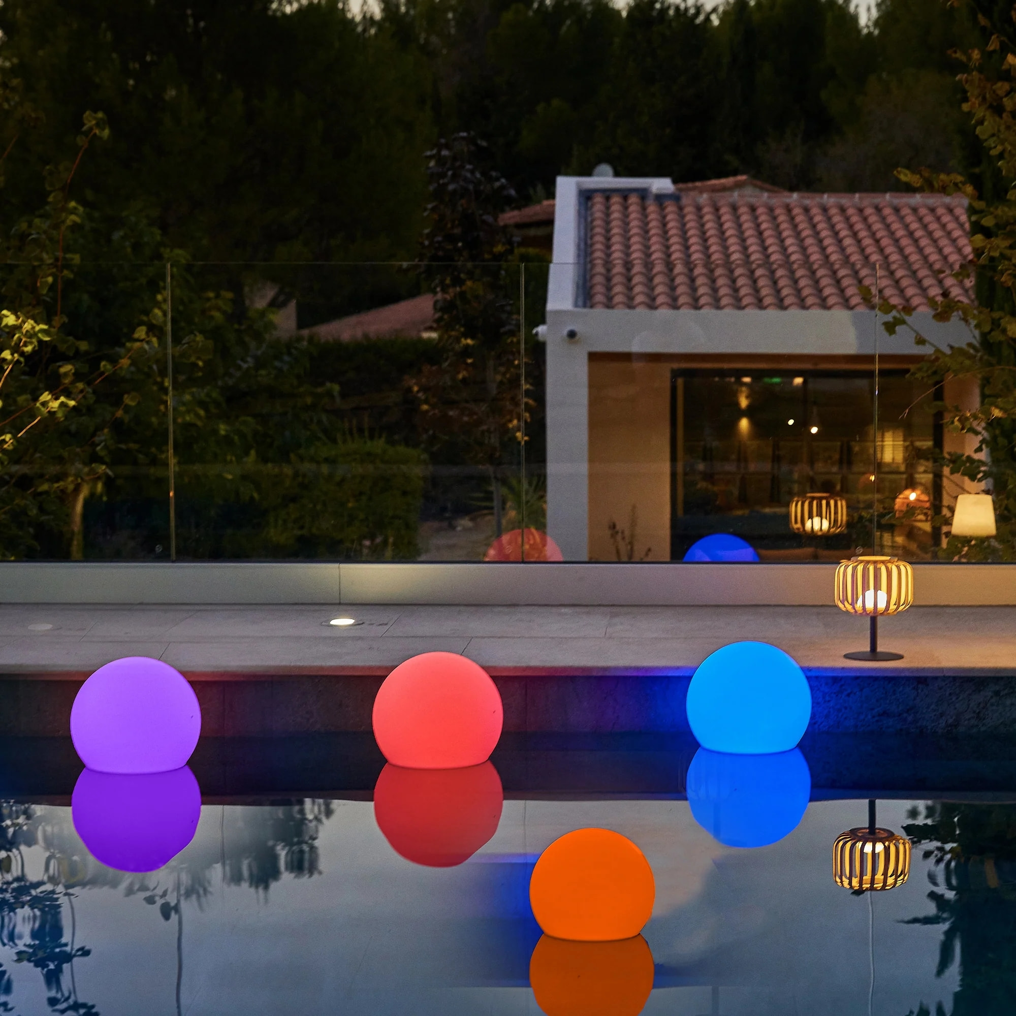 Boule lumineuse sans fil flottante LED BOBBY D50CM