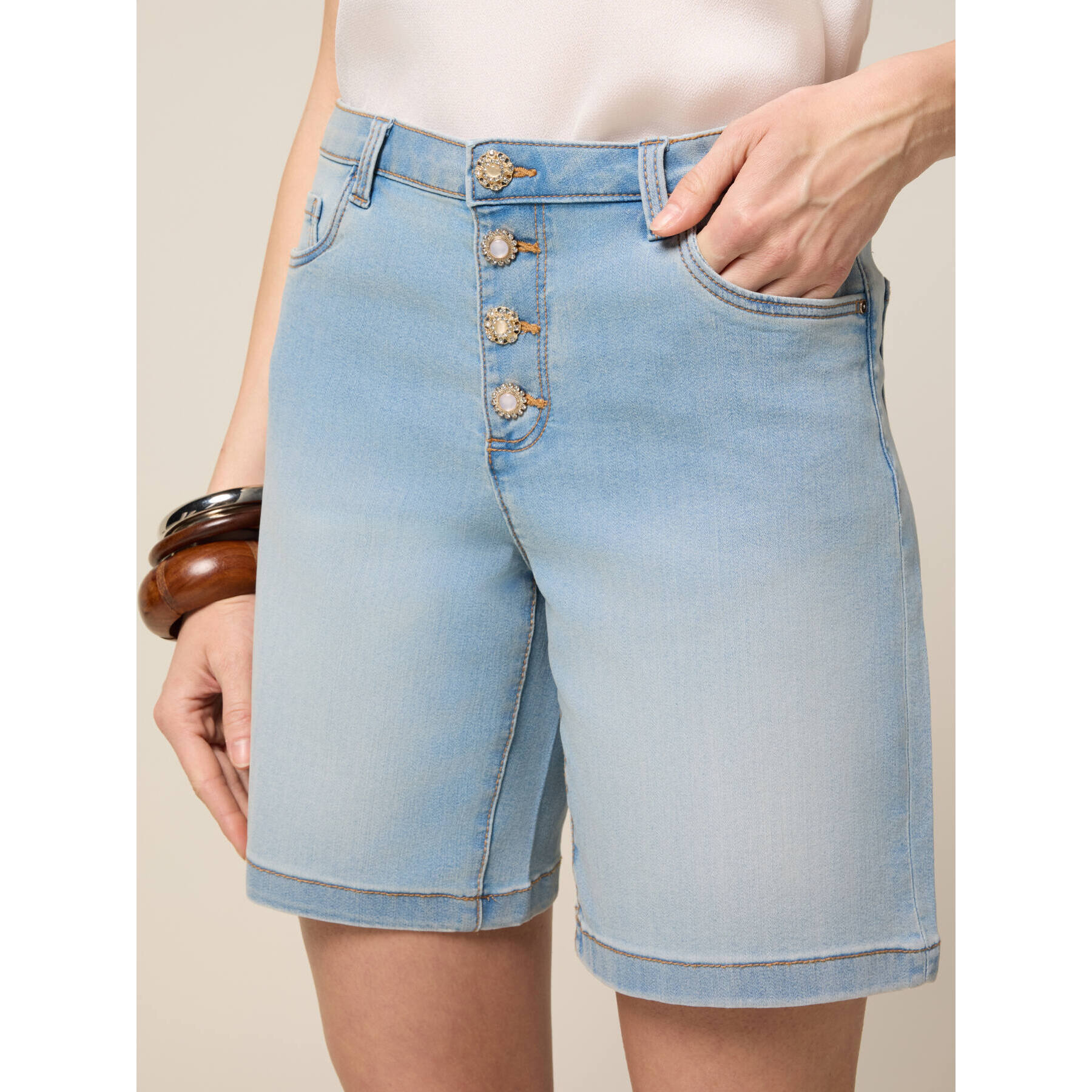 Oltre - Bermudas de mezclilla clara - Light - blue