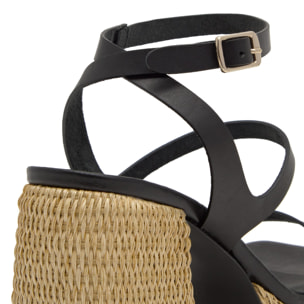 Sandalia de tacón Victoria en napa y rafia con cierre de pulsera