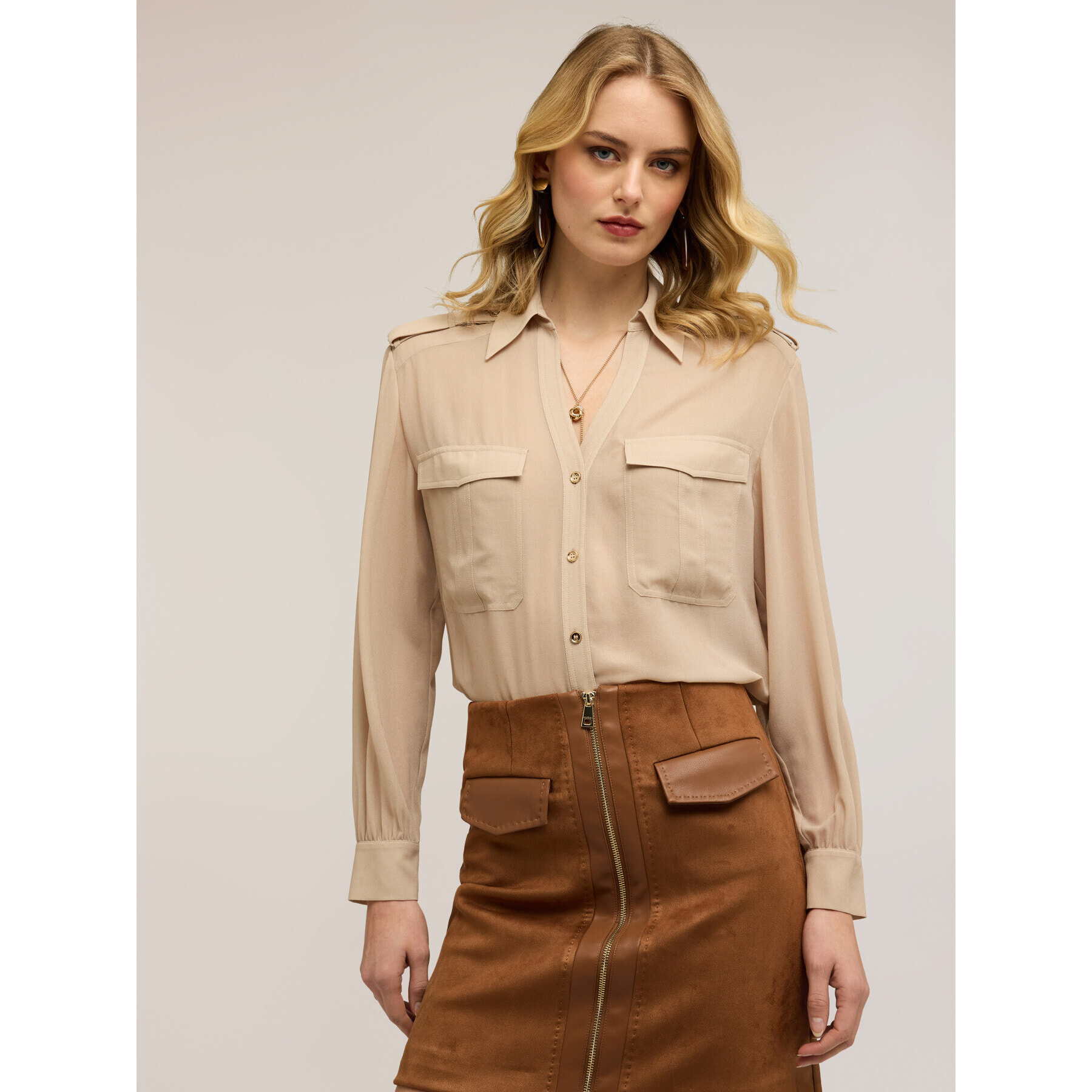 Motivi - Camicia in georgette con dettagli military - Beige
