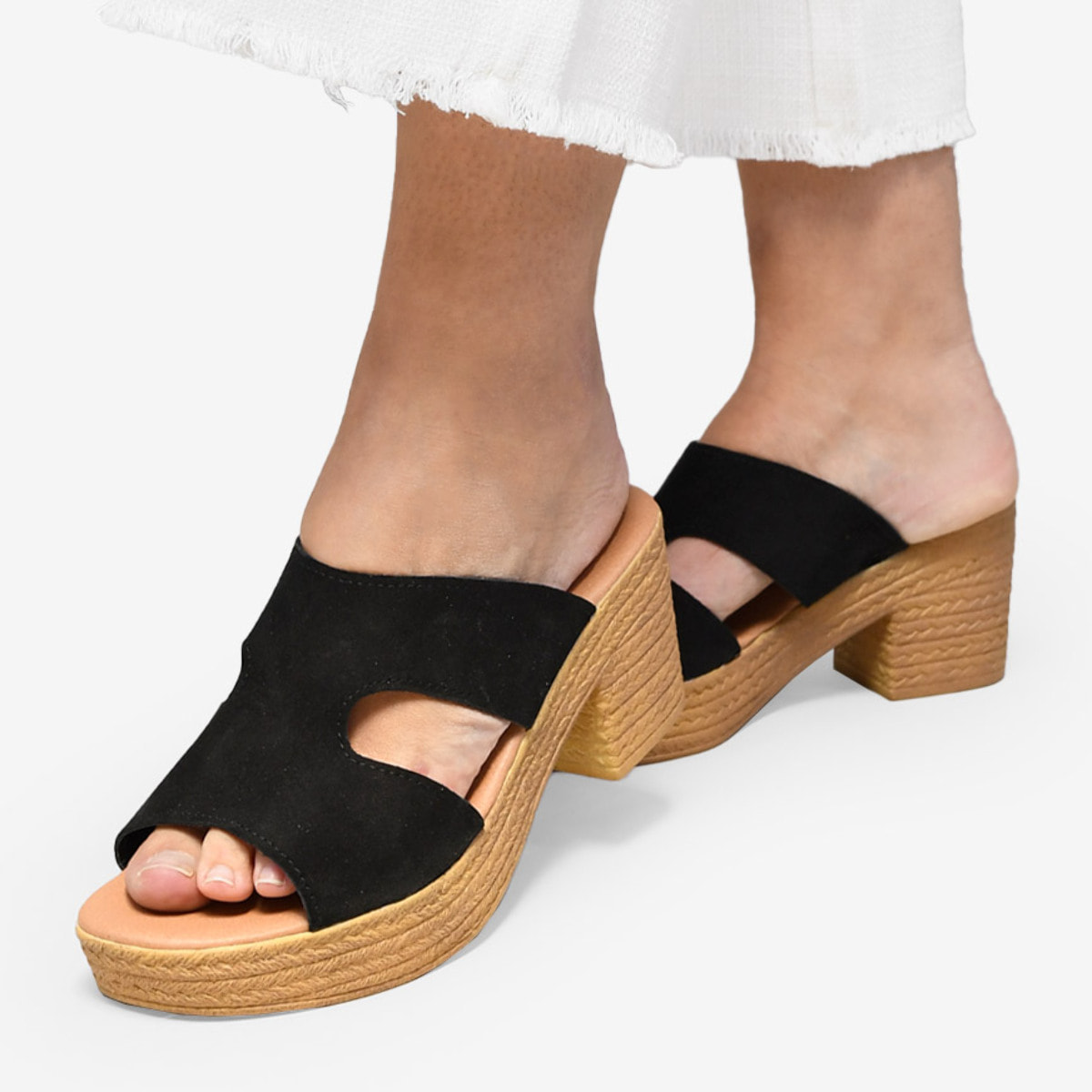 Sandalias de piel negras con tacón efecto esparto