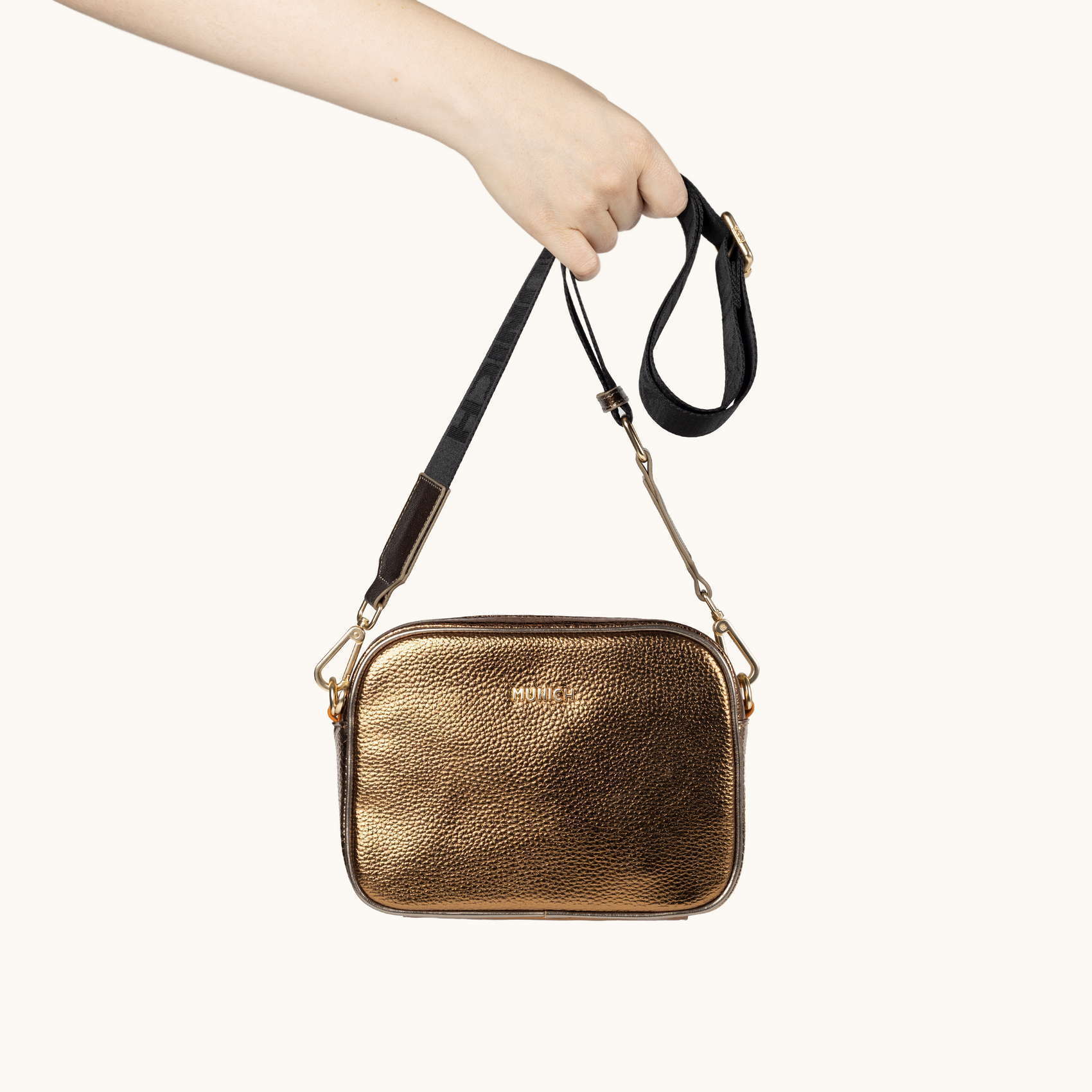 BLOCK FUN FW25 CROSSBODY CAMERA C/COOPER