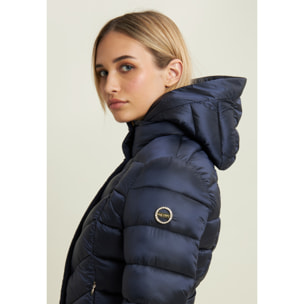 Piumino donna trapuntato con cappuccio e bottoni a pressione