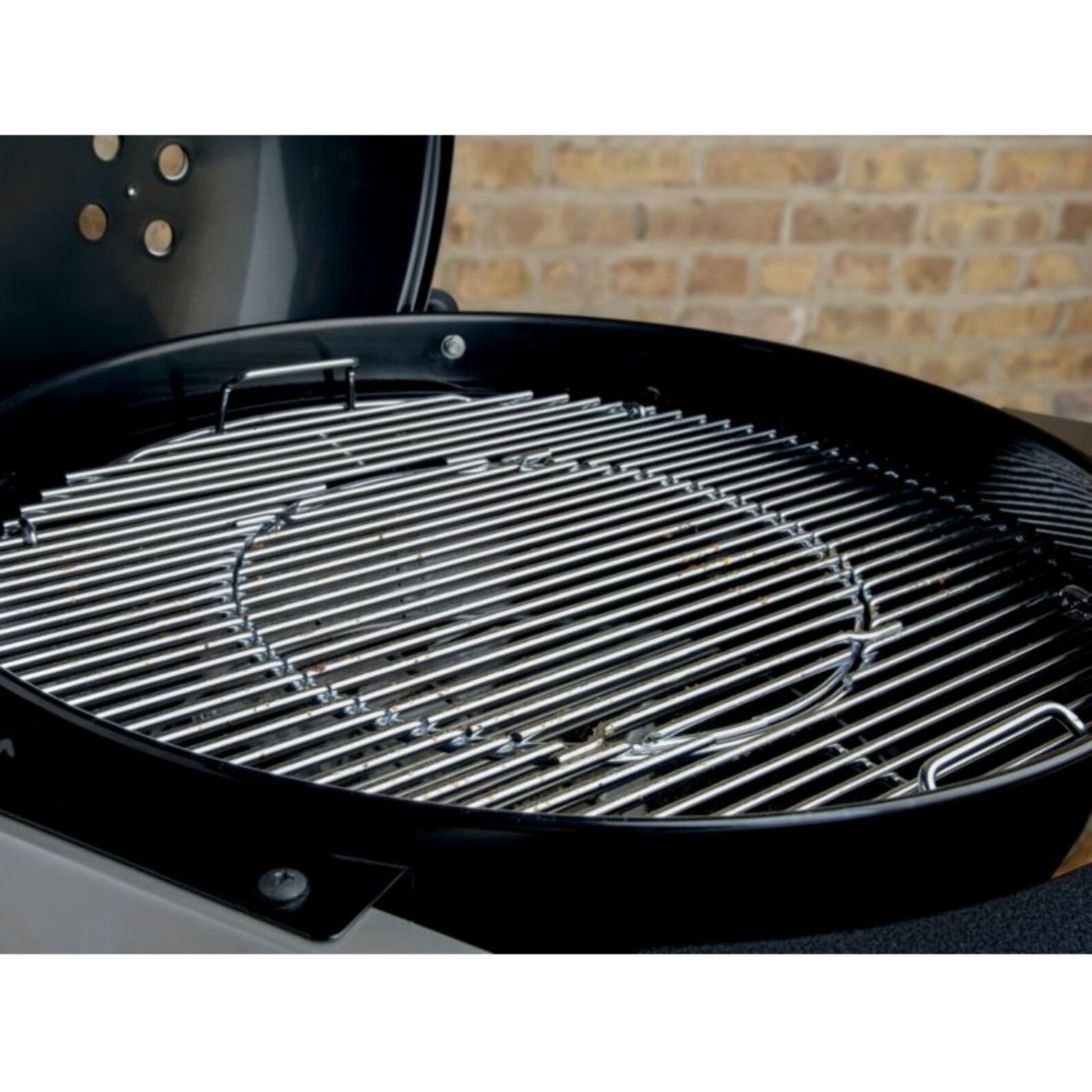 Barbecue charbon WEBER Performer GBS Charcoal Grill black sur chariot 57 cm