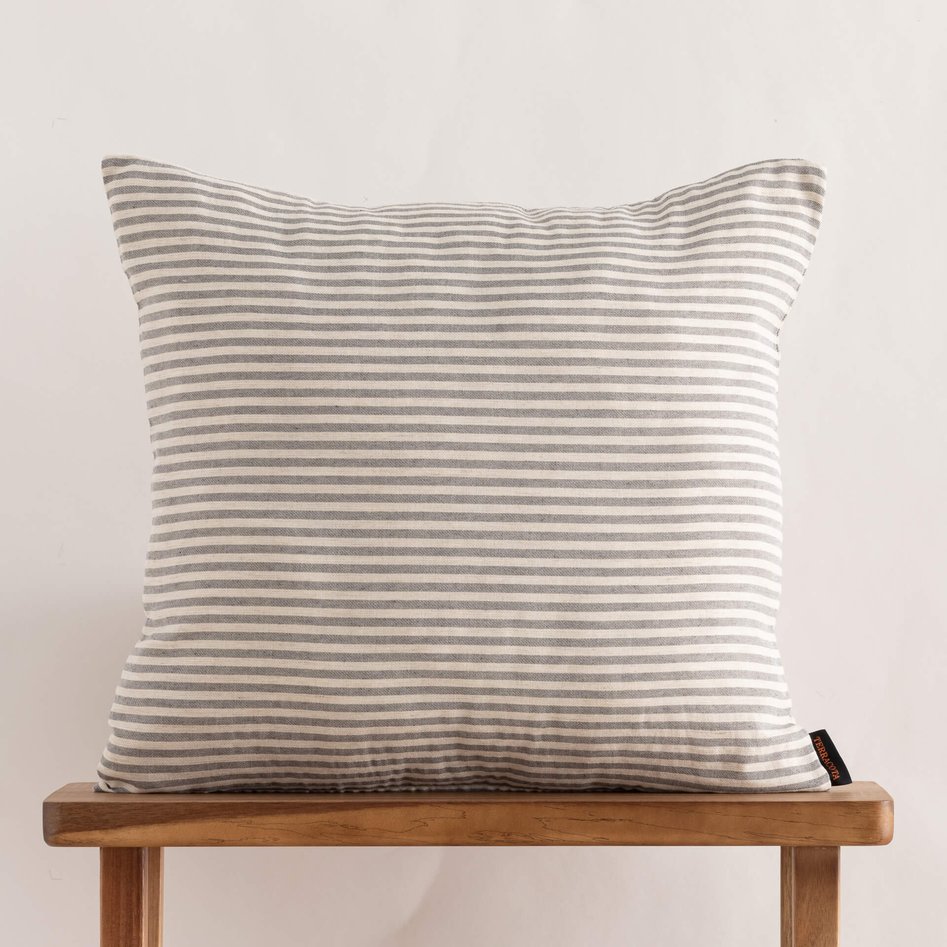 Housse de coussin jacquard 50x50 cm Jávea Mediana Gris
