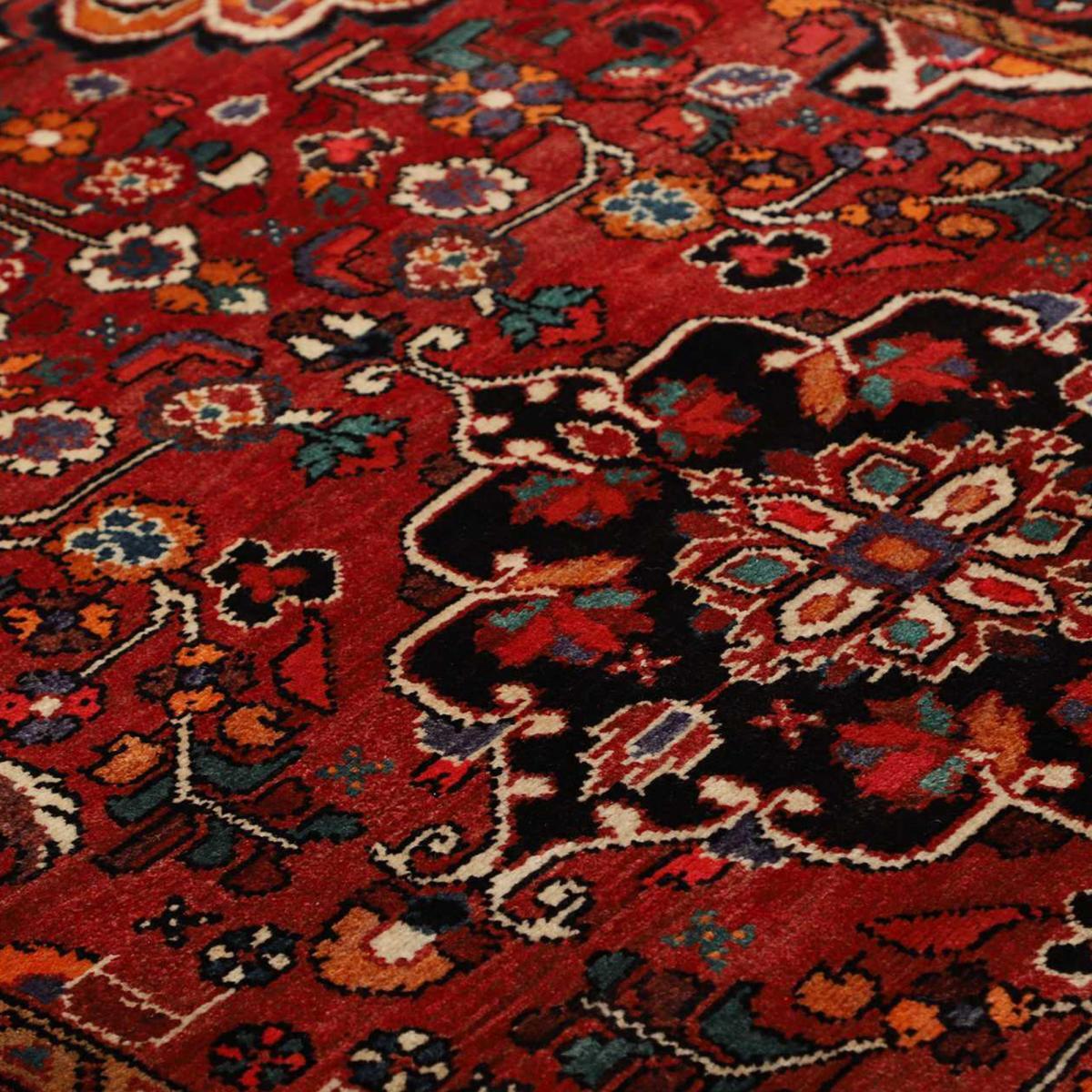 Tapis d'orient, motif oriental noué main en laine, GUTIGAL