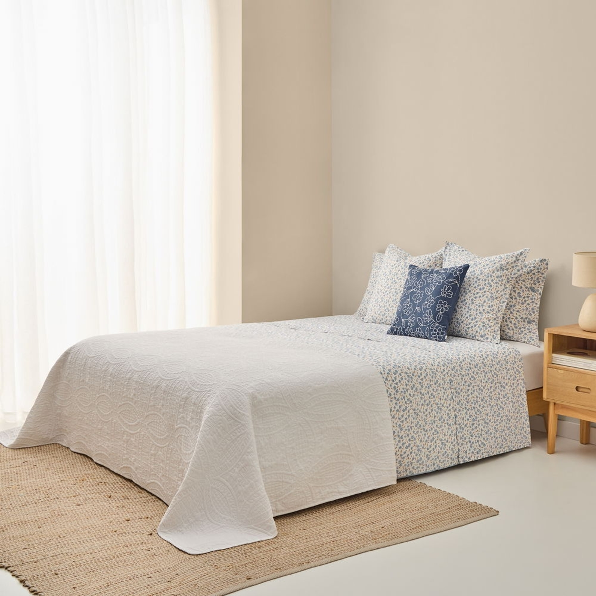 Sábana de algodón 180 hilos flores Resplena color azul 100% Algodón percal