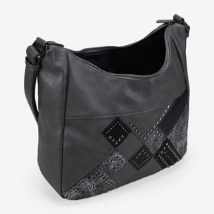 Bolso bandolera gris con tachas metálicas