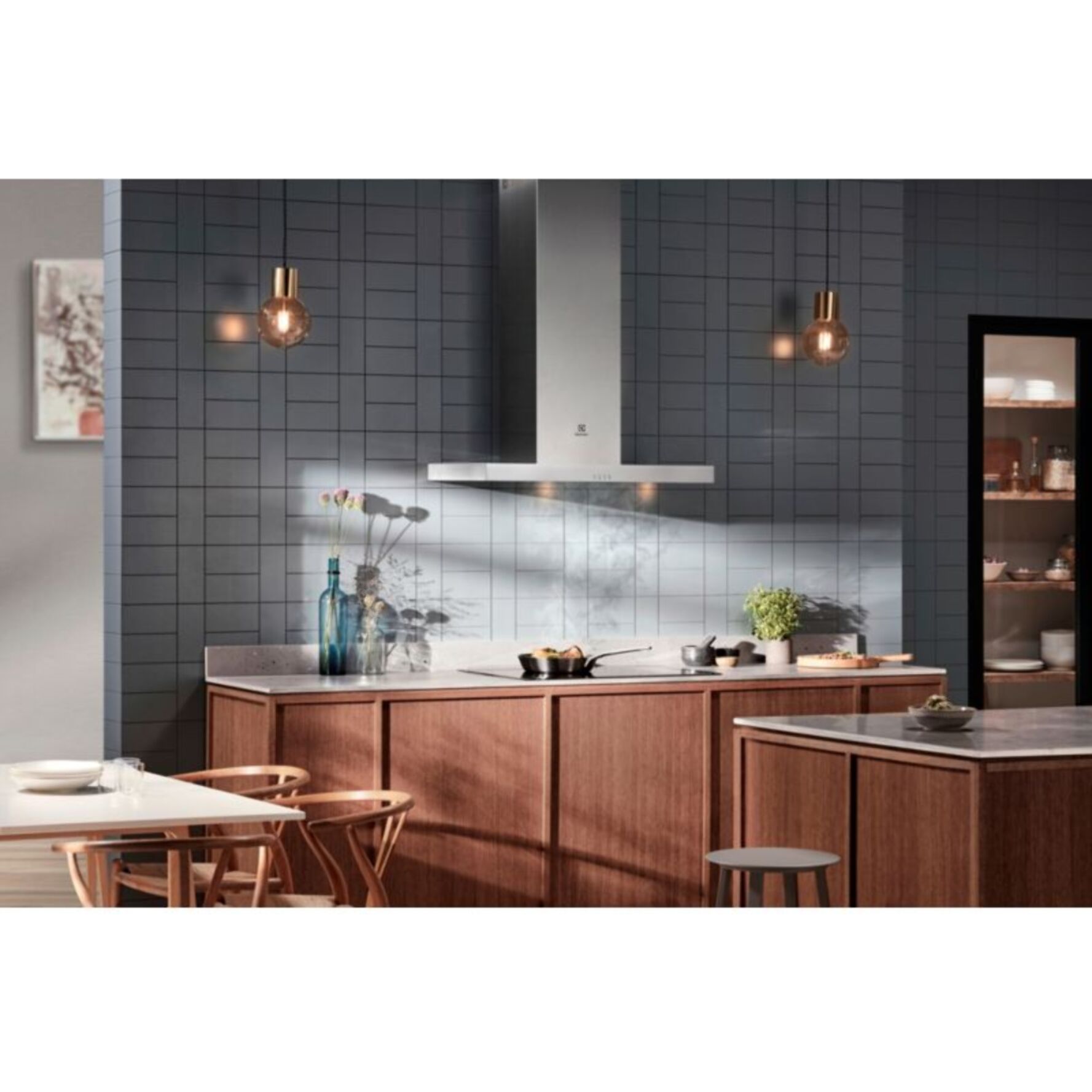 Hotte décorative murale ELECTROLUX EFTF19X