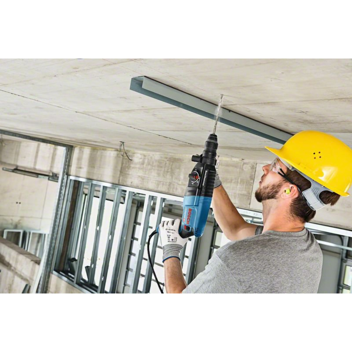 Perforateur BOSCH SDS-plus GBH 2-26 Professional - 830W 2.7J - Avec coffret et poignée - 06112A3000