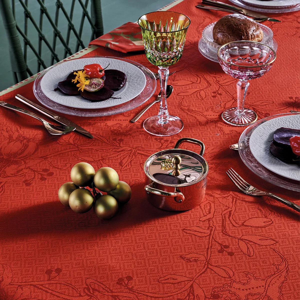 Set pur coton anti tache motif jacquard Noel fruite rouge