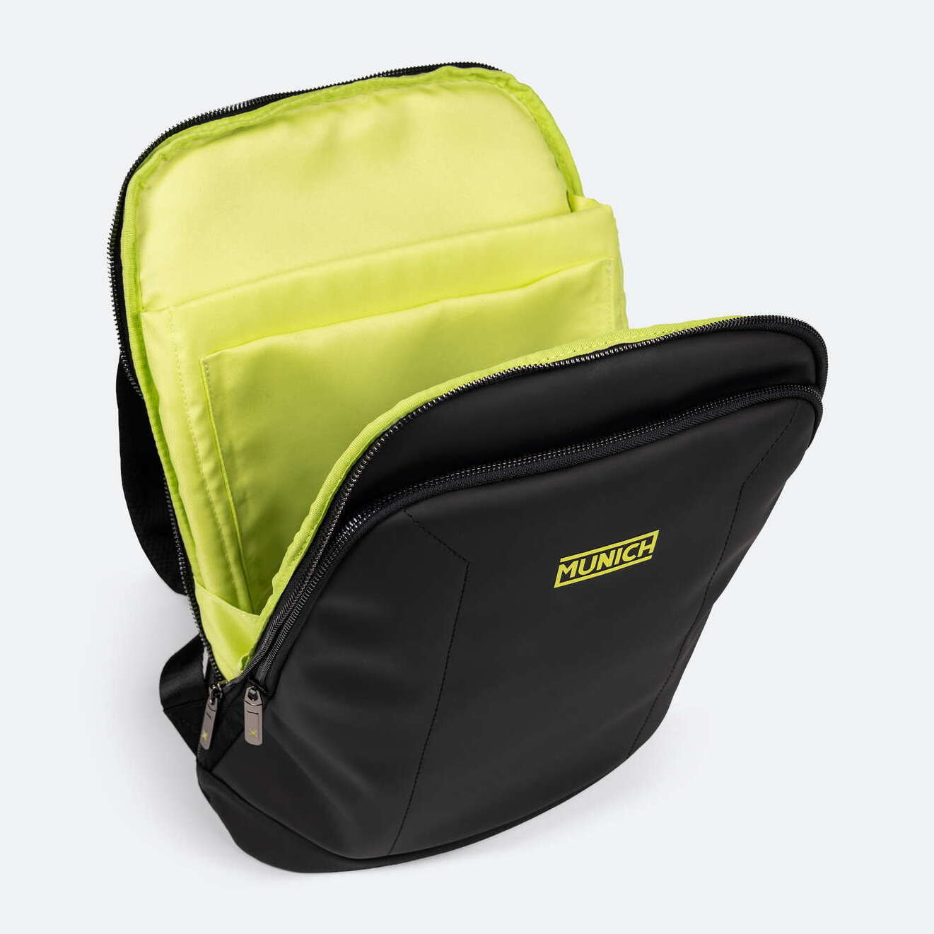 Mochila Urbana Ligera y Resistente Negra JUNGLE BACKPACK SLIM