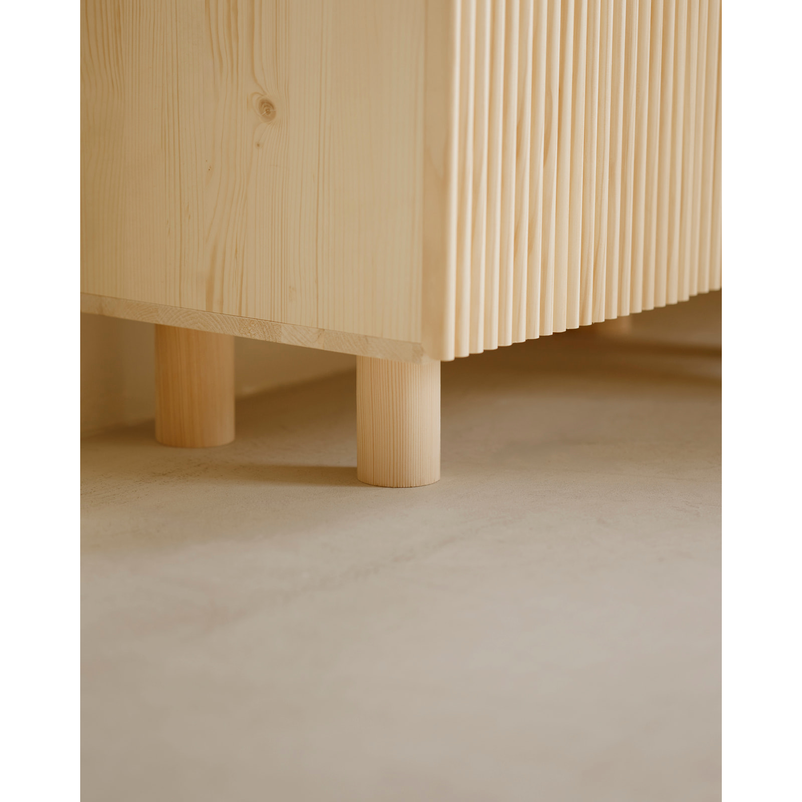 Buffet en bois de sapin et pin en ton naturel 152x42cm Hauteur: 71 Longueur: 152 Largeur: 42