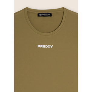 T-shirt slim fit in D.I.W.O.® traspirante con logo