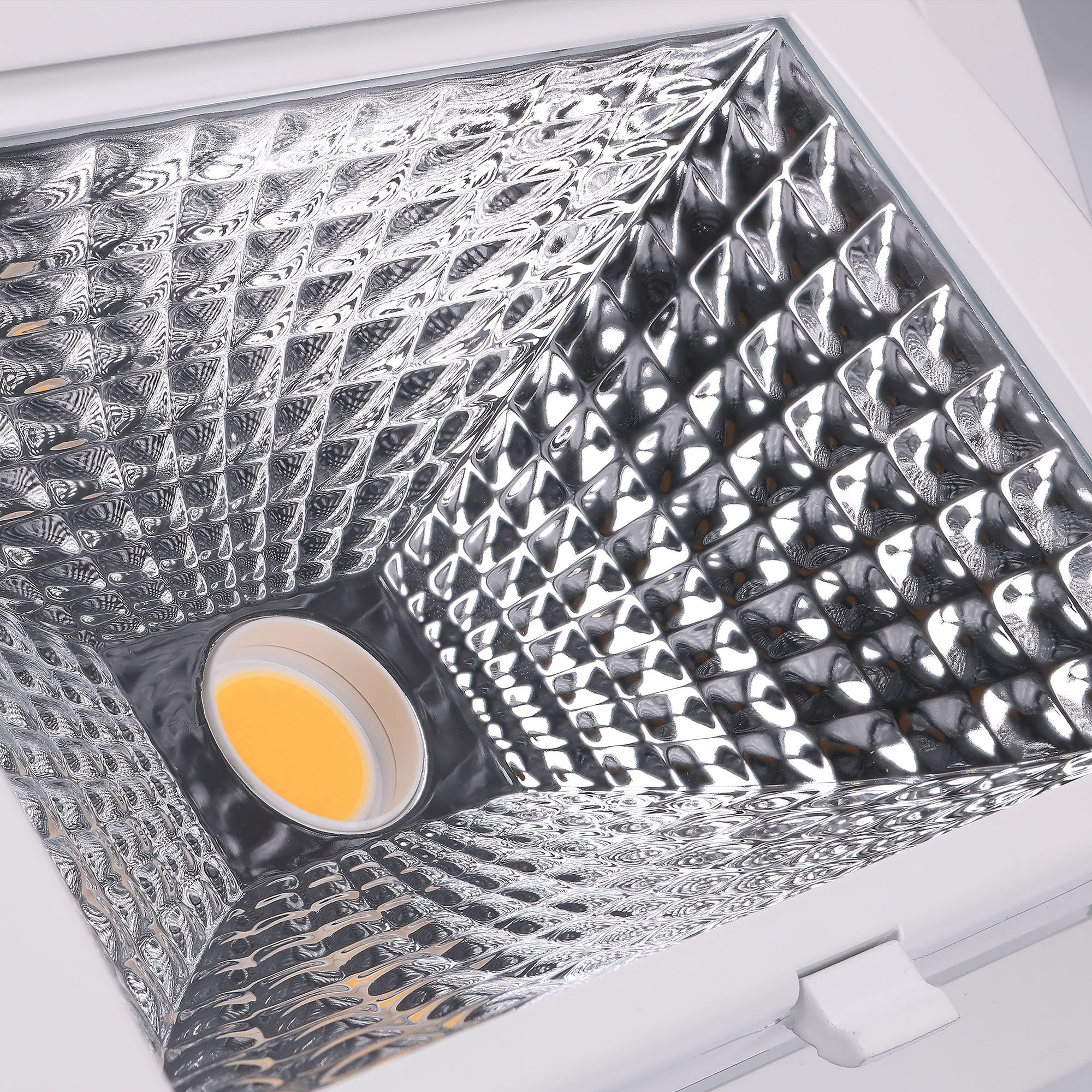 LEDS·C4 Downlight Out Square 40,9W 3000K Cri 80 93,1º Blanco Ip20 3276Lm