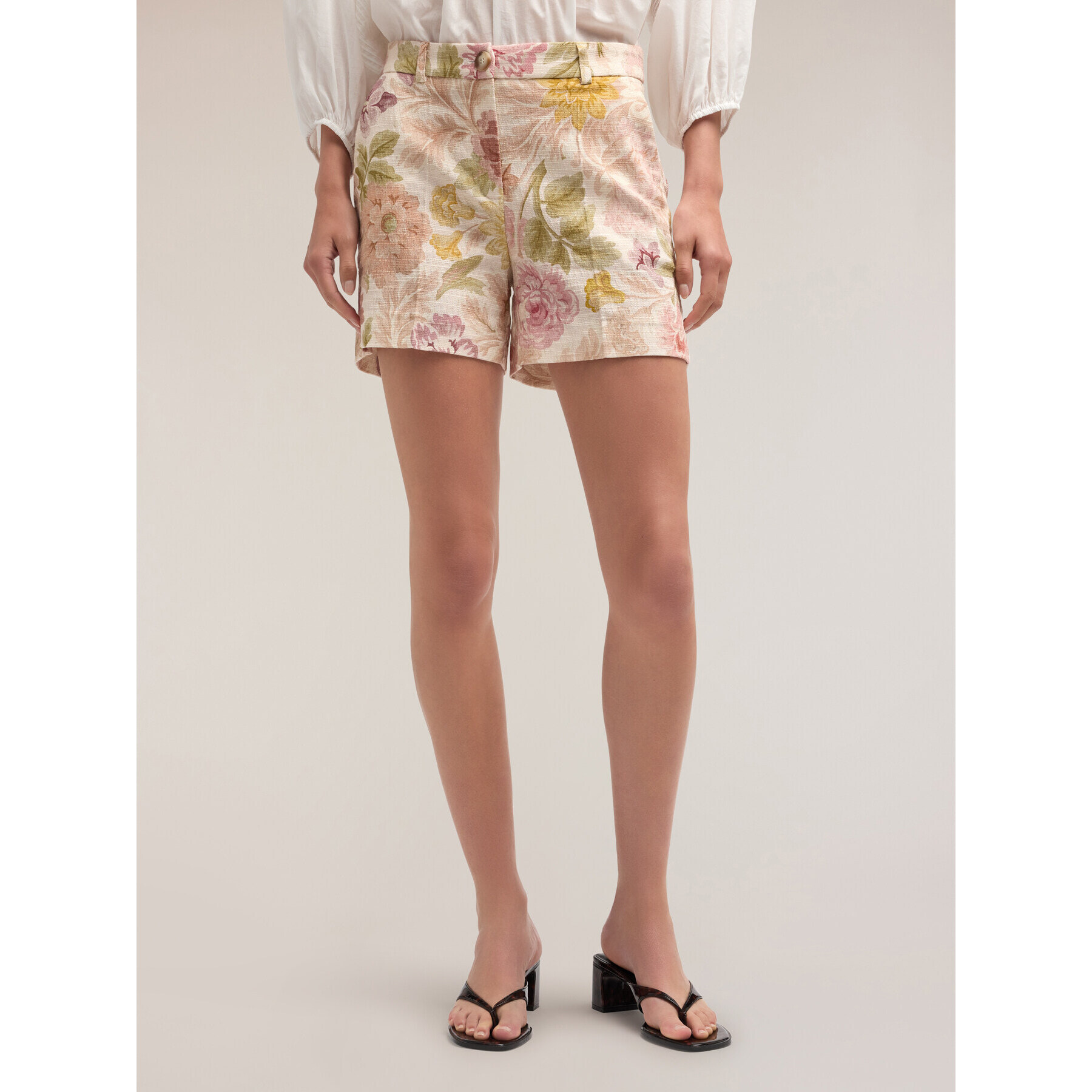 Motivi - Pantalones cortos con estampado floral - Rosa cipria
