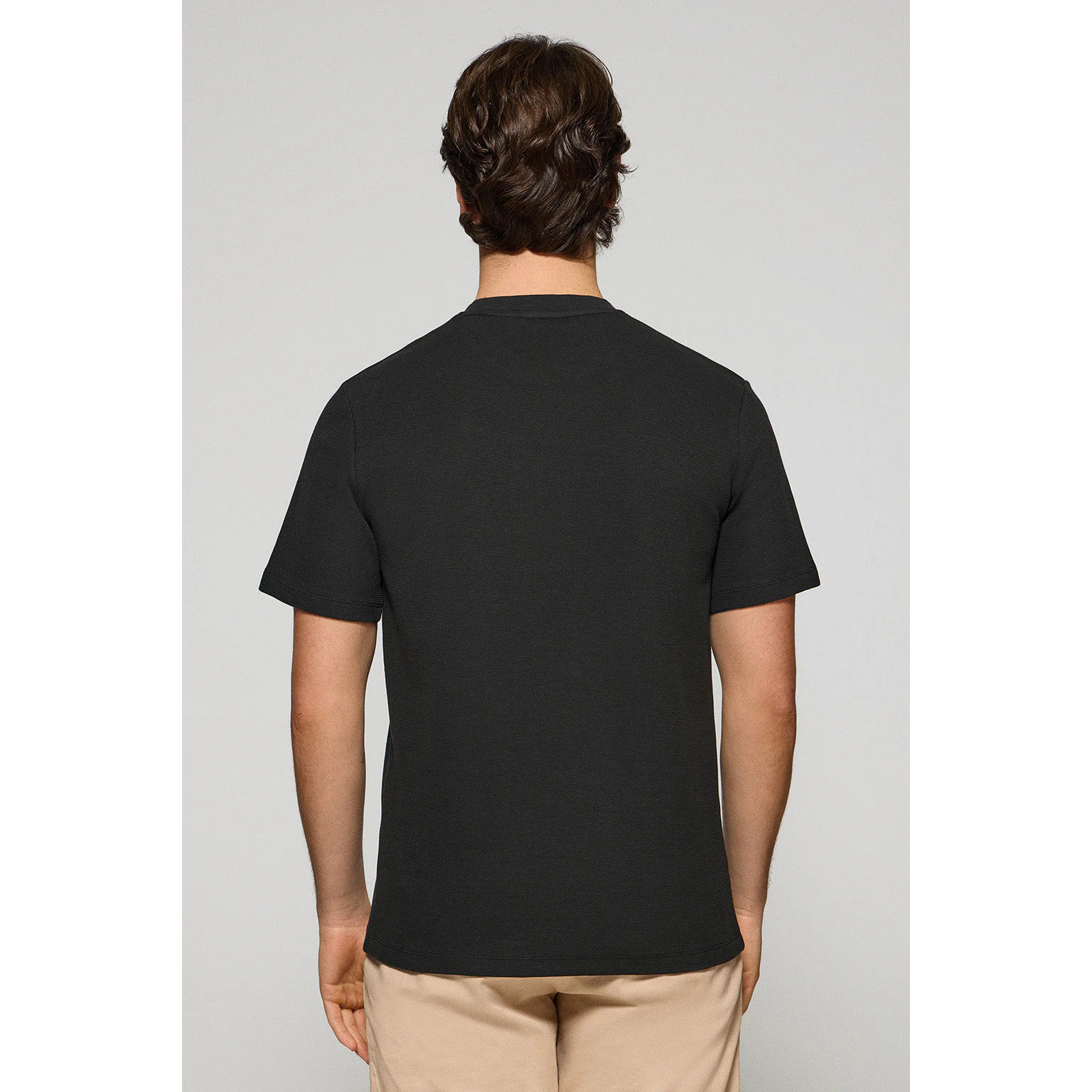 Camiseta negra microestructura con monograma bordado PC