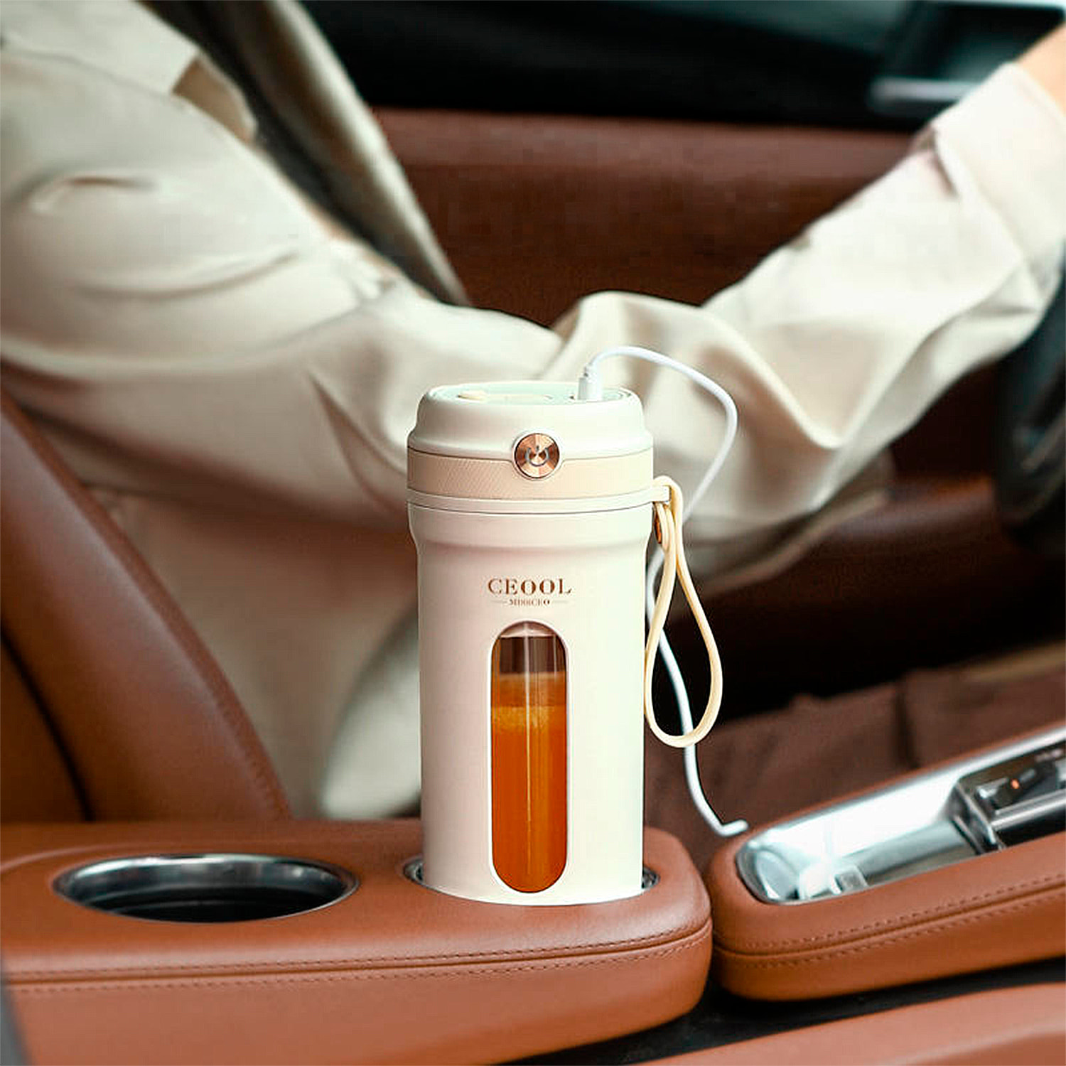 Batidora portátil de 350ml con 10 cuchillas de acero, batería recargable de 3.000mAh, lanyard para transporte y agujero para pajita.