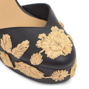 Alpargata Carmela cuña de yute en napa con motivos florales bordados y cintas