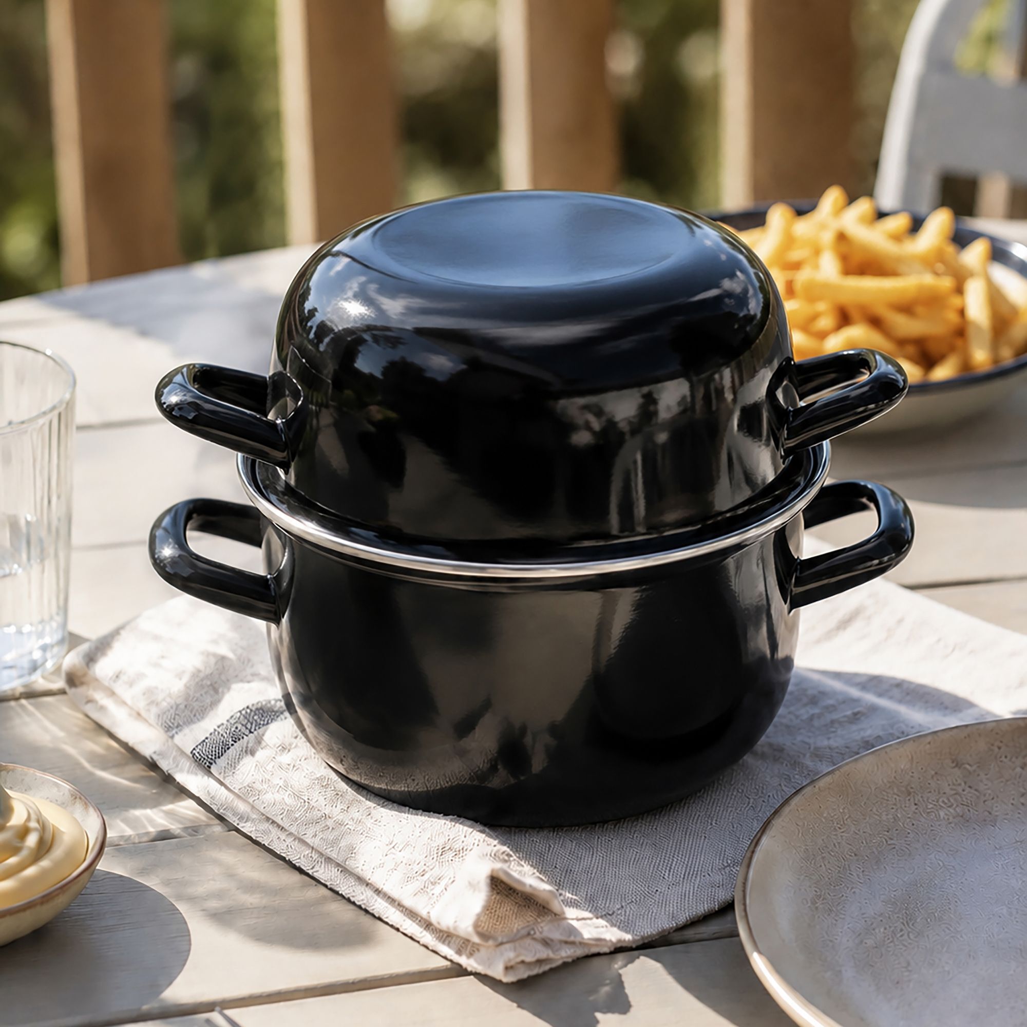 Marmite à moules noire 18cm
