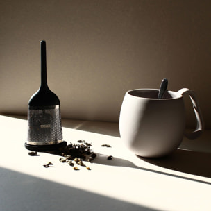 Infuseur à thé en inox avec support silicone GASPARD