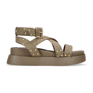 Sandalias de plataforma taupe con tachas metálicas