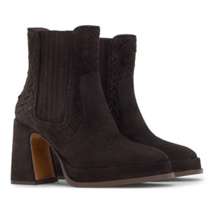 Botín de tacón Blanche en serraje con detalle intrecciato y cierre elástico