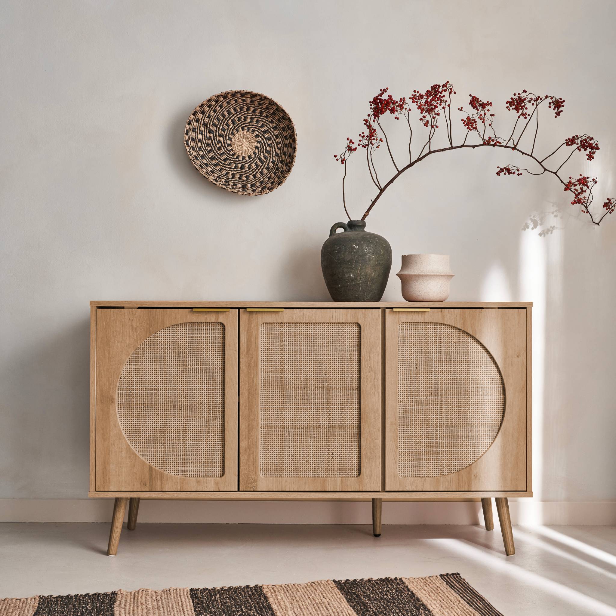 Buffet de rangement. Eva. cannage arrondis et décor bois. trois portes. deux niveaux . buffet bas. L 120 x l39 x H70cm