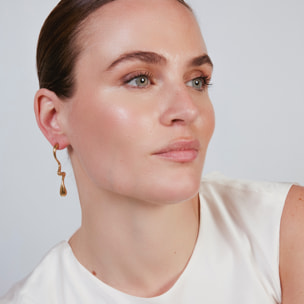 Pendientes Nakim acabado oro amarillo 18k