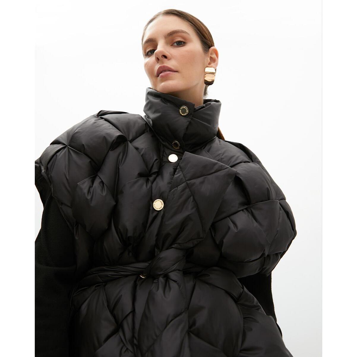 Gilet Imbottito Intrecciato con Cintura in Tessuto