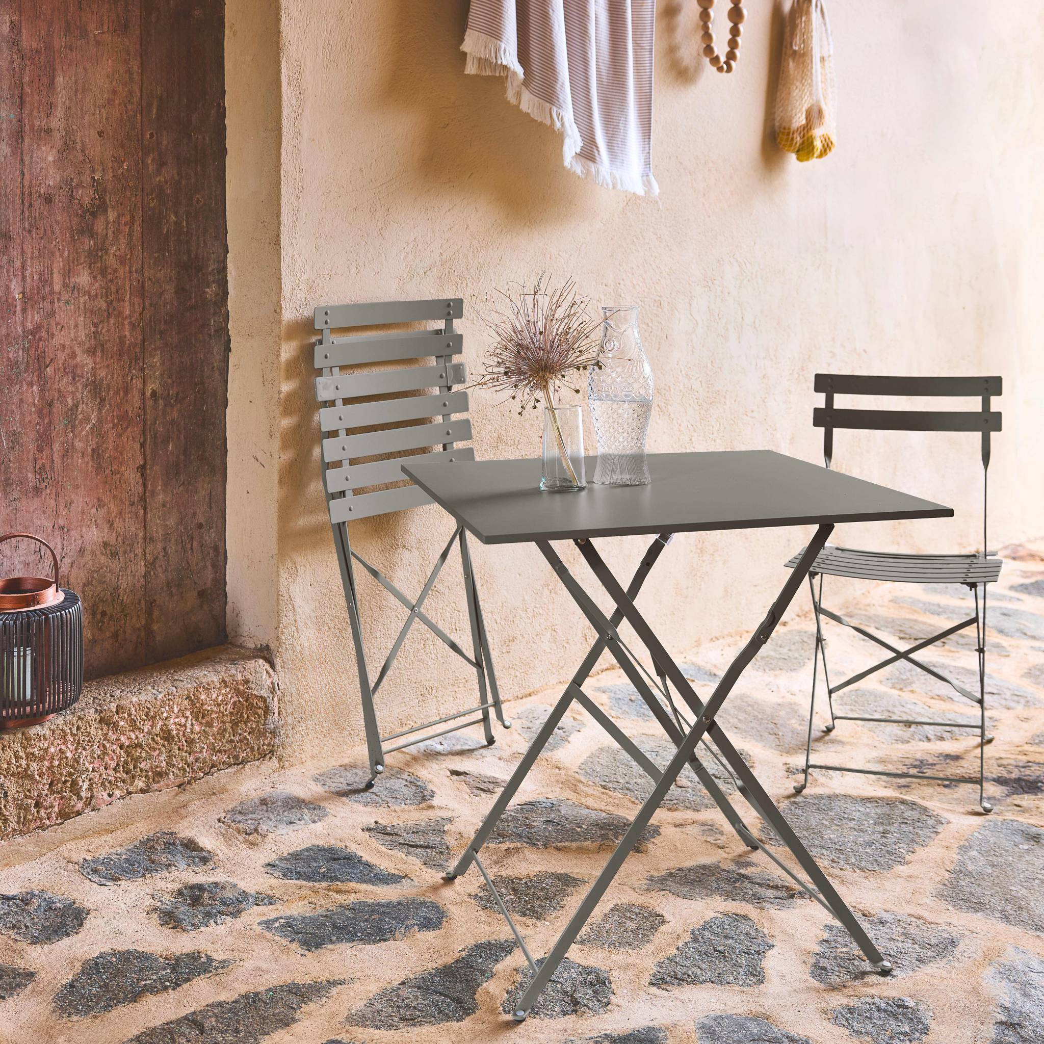 Table de jardin bistrot pliante métal + 2 assises kaki 70 x 70cm. acier thermolaqué