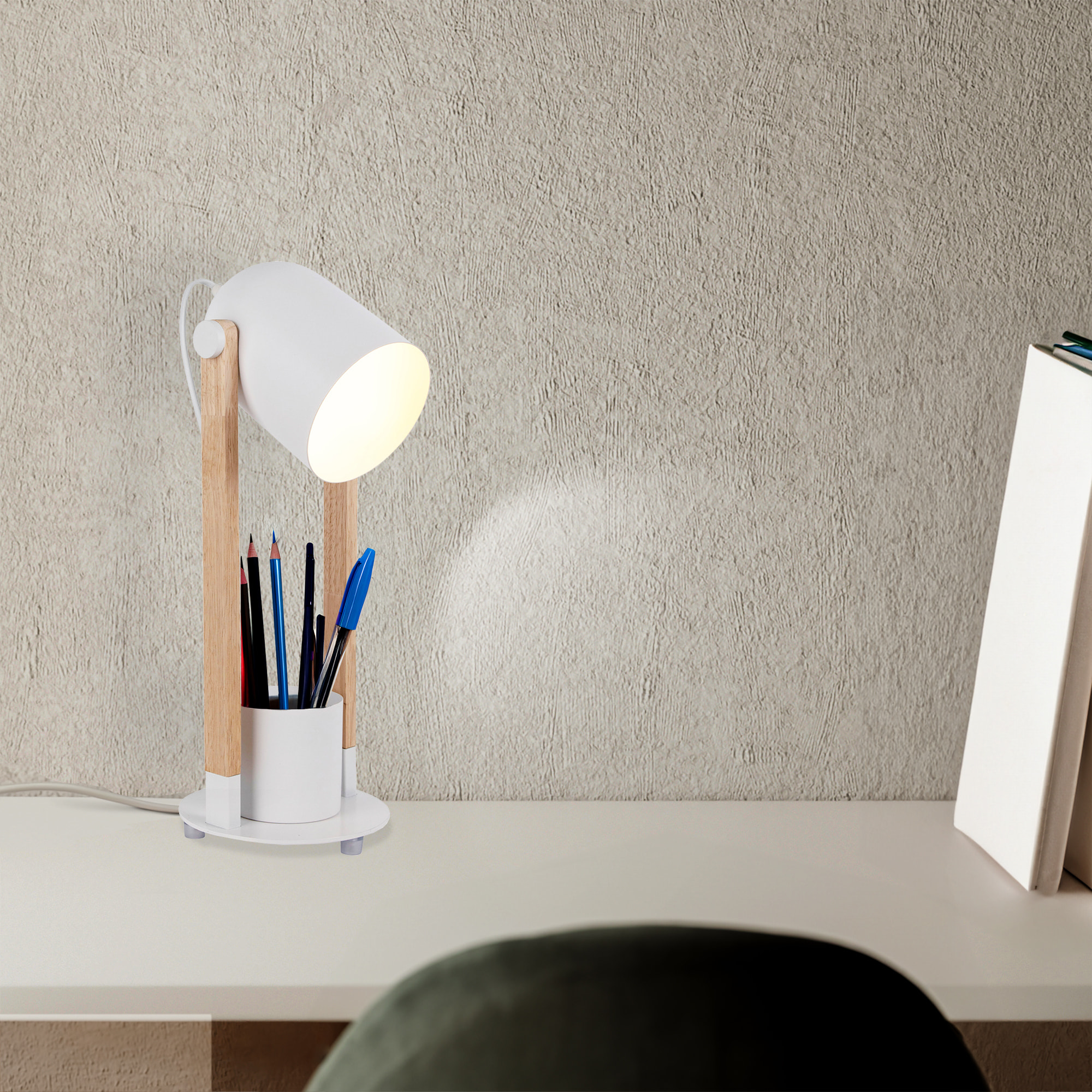 Forlight - Flexo de Escritorio con Acabado Madera Clara y Blanco Mate, Compatible con Bombillas Personalizables, Diseño Moderno y Duradero en Madera y Acero, Ideal para Iluminación del Hogar
