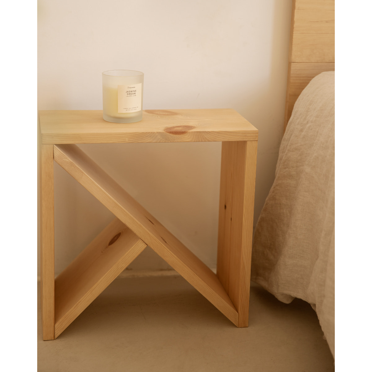 Table basse en bois massif ton chêne moyen en différentes tailles