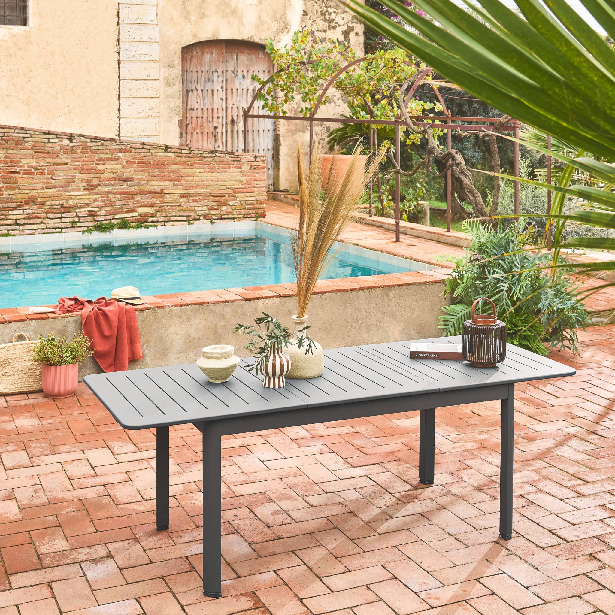 Table de jardin anthracite SEATTLE extensible aluminium. 6 places. 155 / 218.5 x 89 x 75 cm