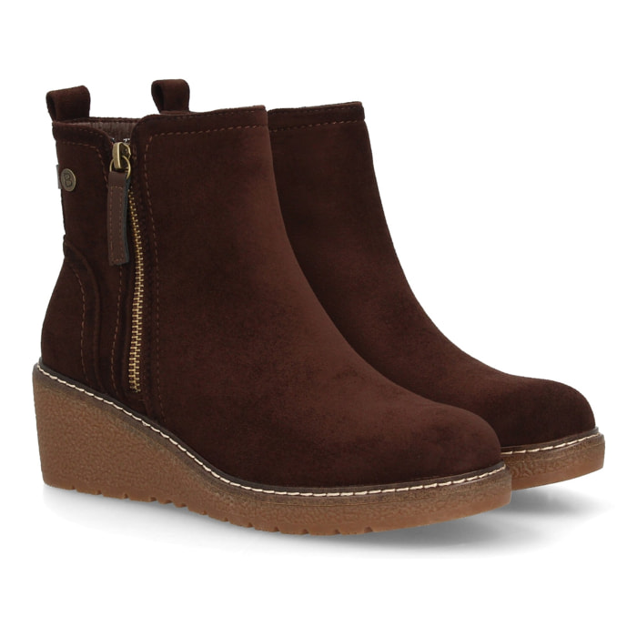 Botin de cuña para mujer, comodo y diseño elegante. Detalles de costura y doble cremallera