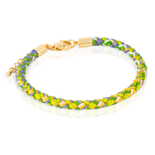 Pack de 4 pulseras trenzadas de alambre de acero multicolor con cierre de mosquetón en cobre dorado.