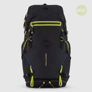 Piquadro Zaino da sci alpinismo e trekking realizzato in poliestere Cordura® riciclato al 40% altamente performante.