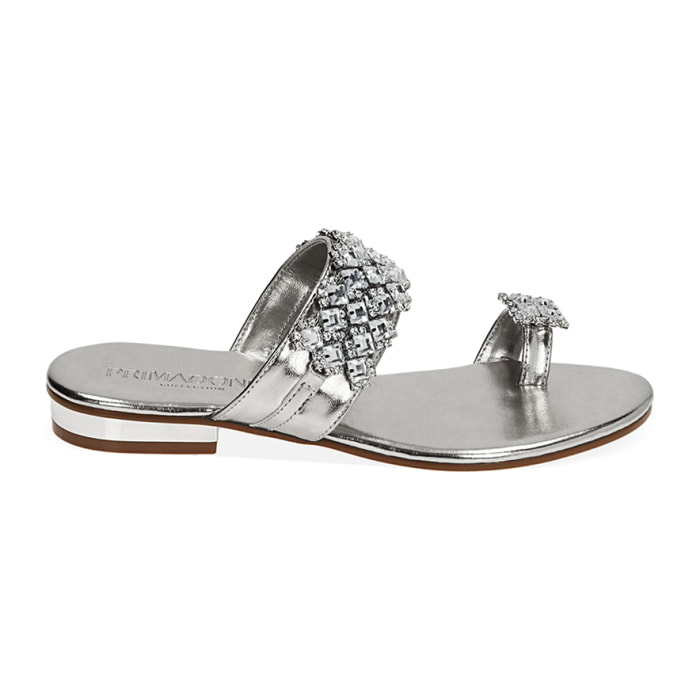 Sandalias planas joya plateadas laminadas