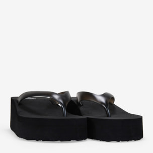 Sandalias de dedo negras con cuña