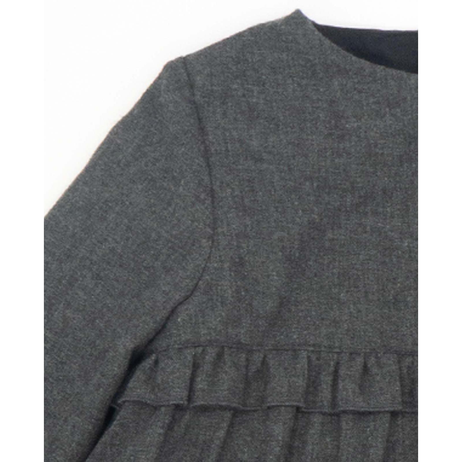 Vestido de franela con volantitos gris