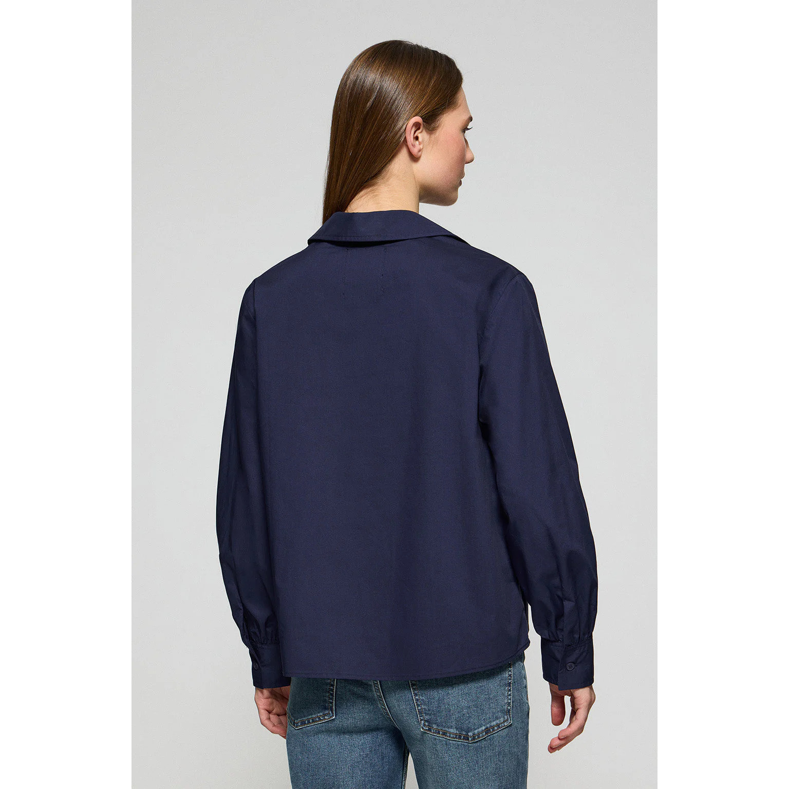 Blusa Solar azul marino de algodón con detalle bordado