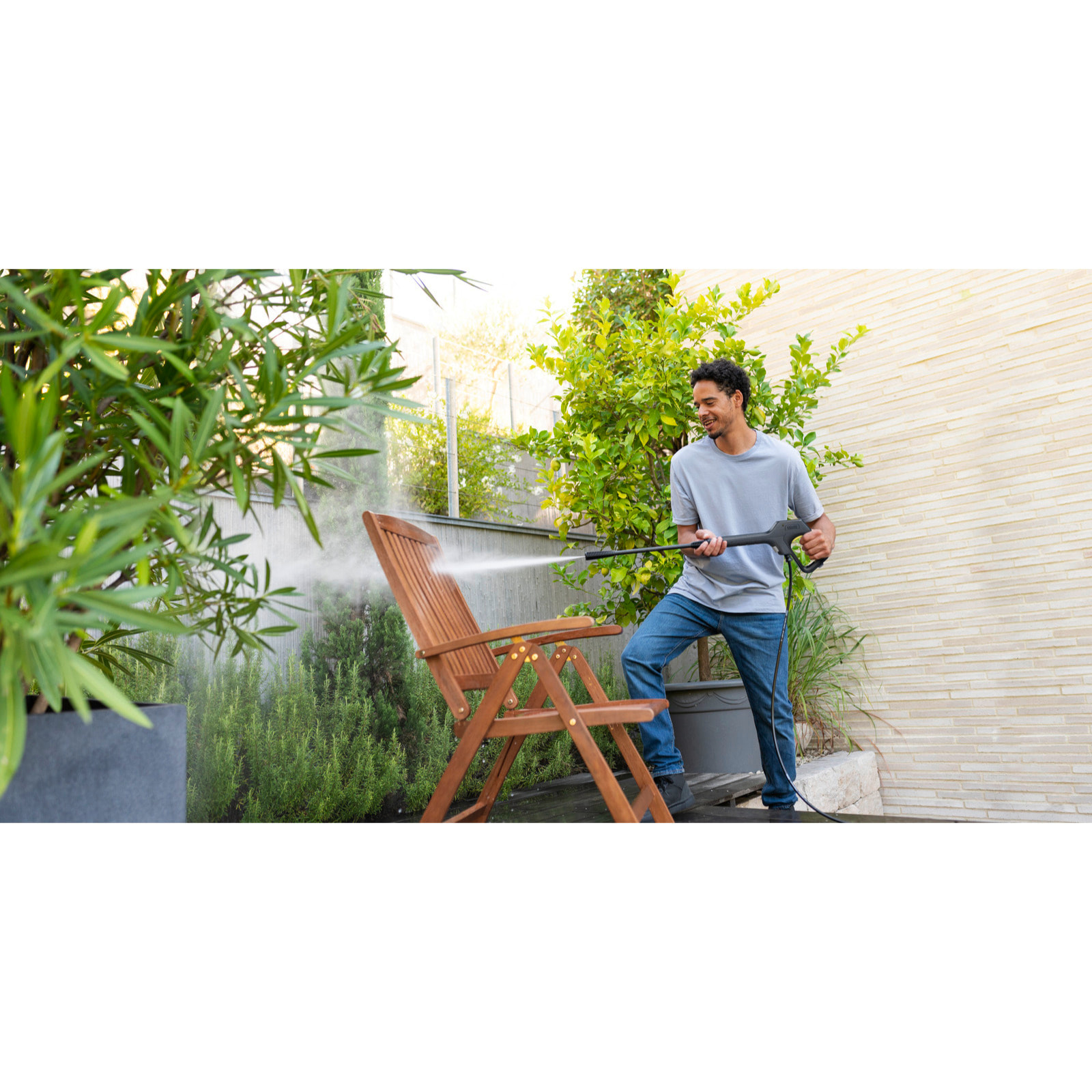 Nettoyeur haute pression Karcher K 2 Premium FJ Home - Pression 110 bar- Débit 360 l/h- Buse à jet plat- Kit Home inclus